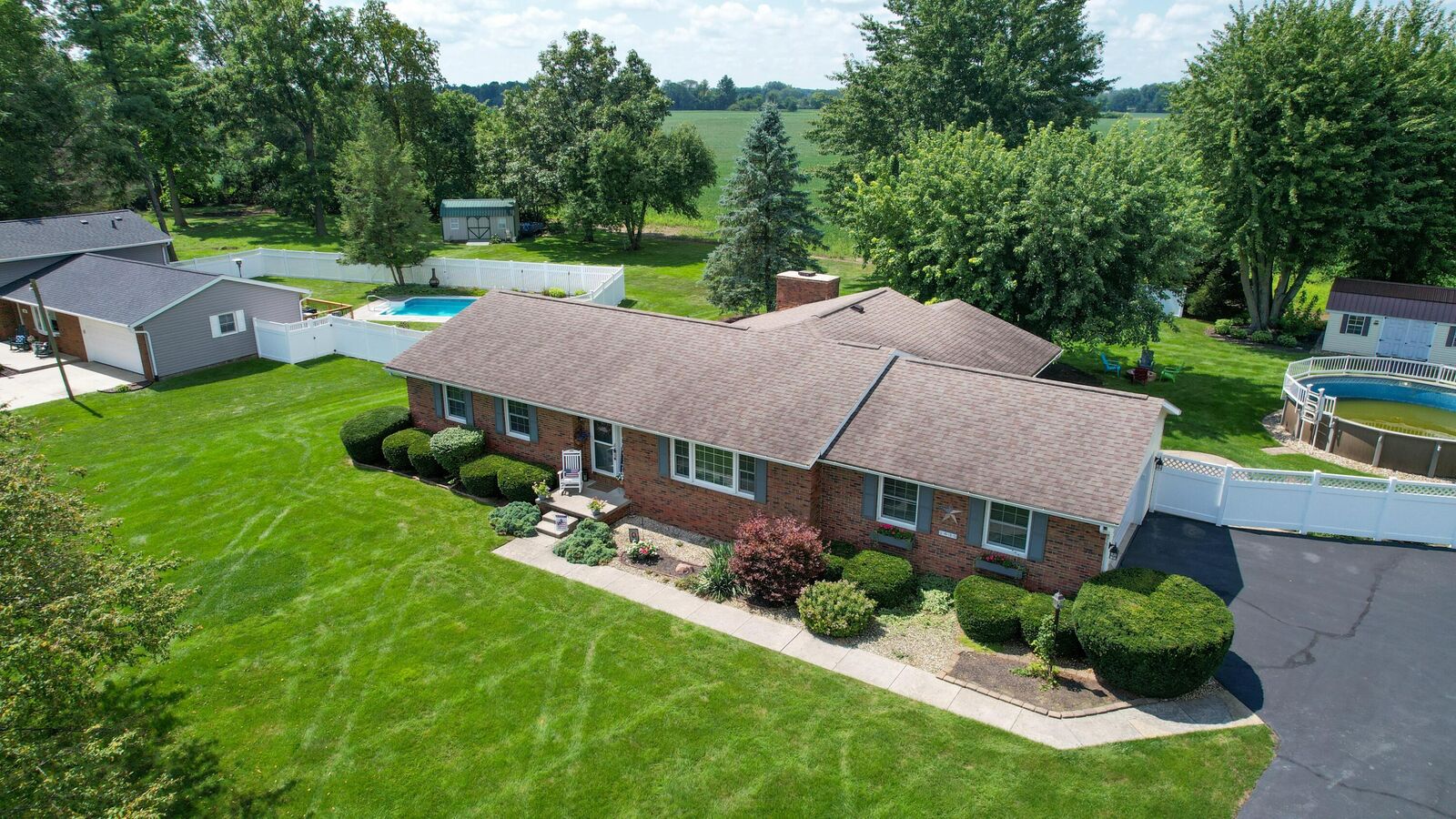 Property Photo: 1635 Richland Road OH 43302