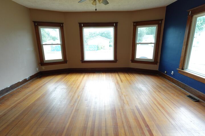 Property Photo: 450 Columbus Avenue NE 68647
