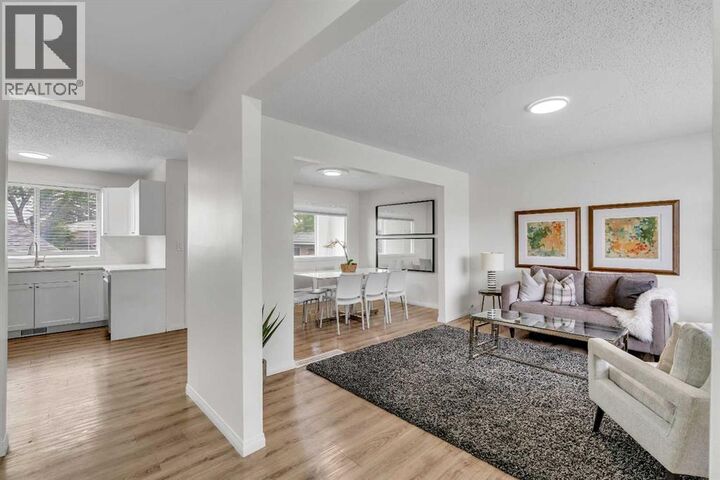 Property Photo:  27 Dovercrest Way Southeast  AB T3B 1X1 