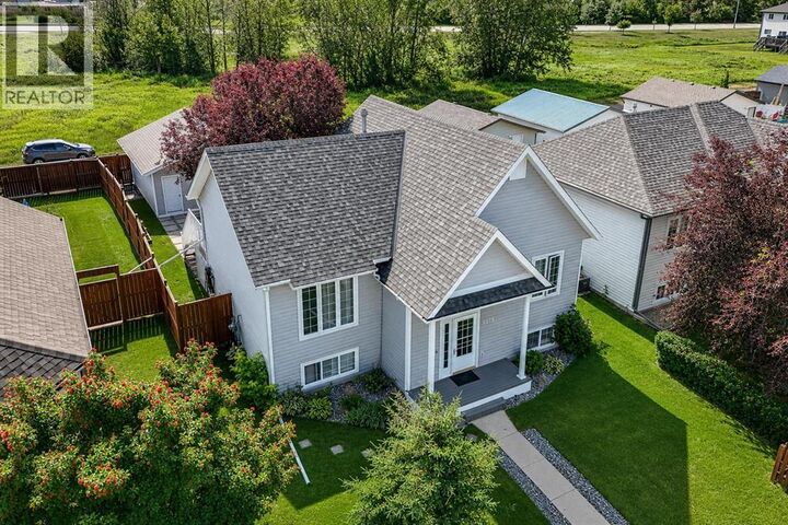 Property Photo: 6015 50 A Street AB T4J 1V1
