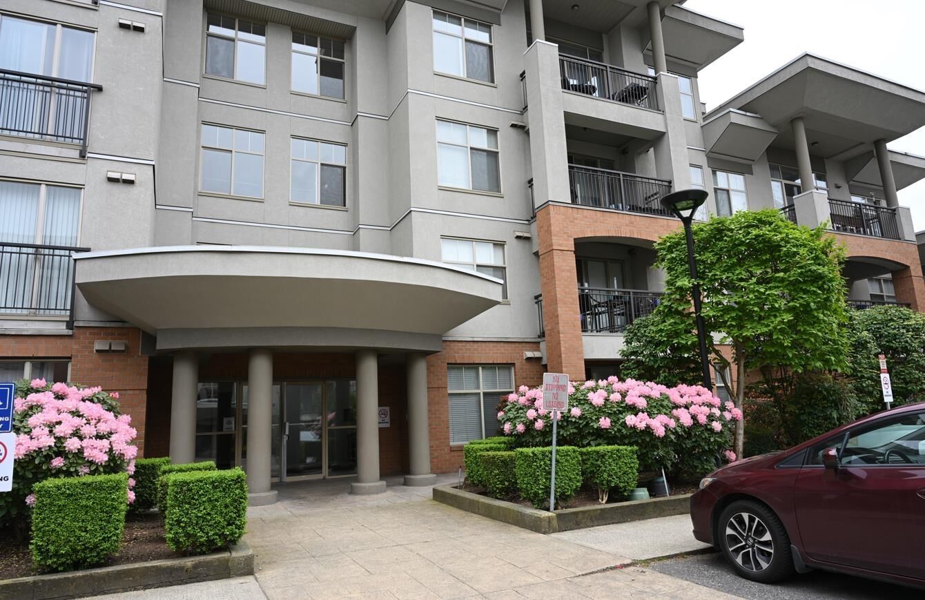 Property Photo:  33545 Rainbow Avenue 202  BC V2S 0B9 