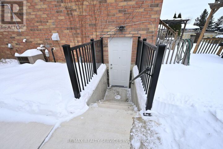 Property Photo: 42 Brambirch Crescent ON L7A 1V1