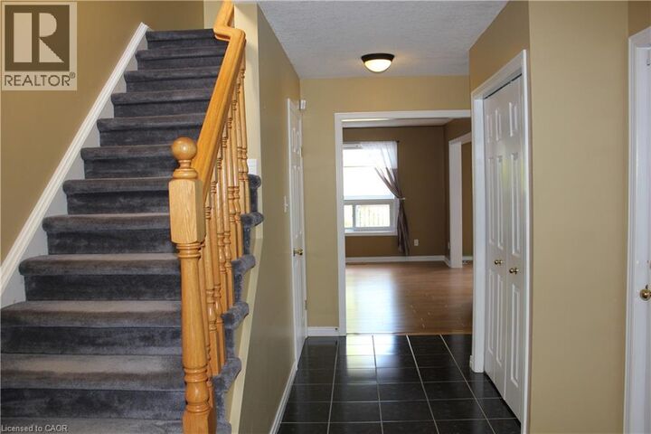 Property Photo:  184 Northampton Crescent B  ON N2T 2M5 