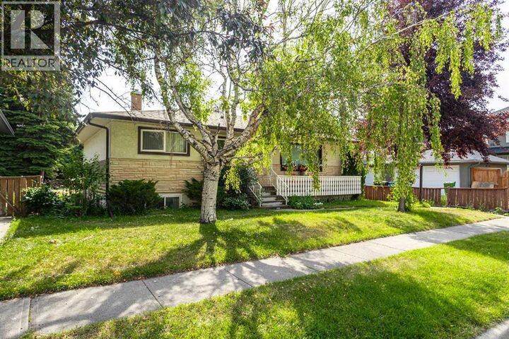 Property Photo:  2812 24 Street Northwest  AB T2M 3Z3 