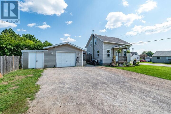 Property Photo:  617 Third Avenue South  ON K8A 5H1 
