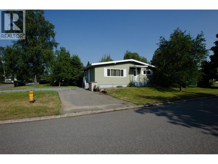 Property Photo:  2775 Hammond Avenue  BC V2M 1A6 