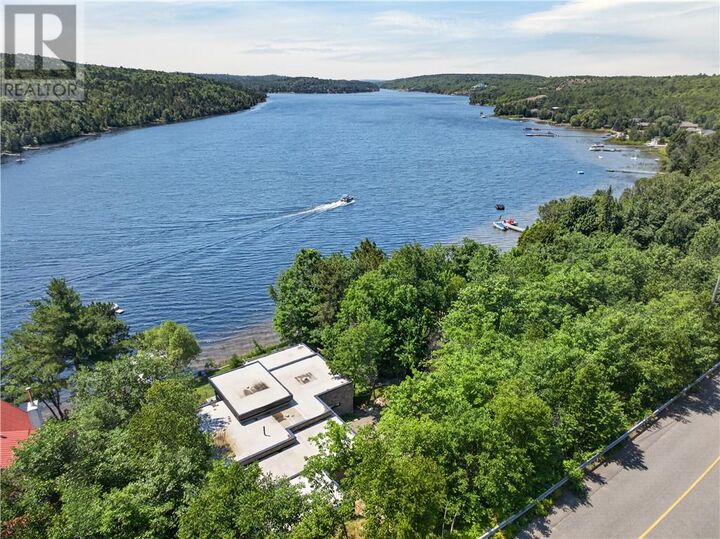 Property Photo: 2171 Sunnyside Road ON P3G 1H8