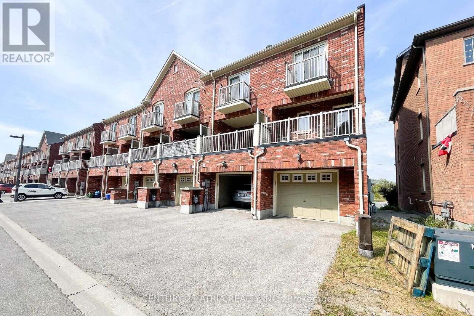 Property Photo: 5295 Major Mackenzie Drive East ON L6C 0N3