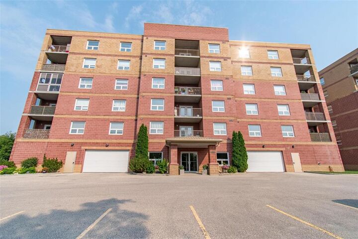 6940 Henderson Highway — photo 1
