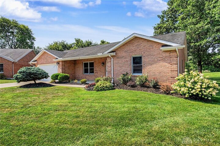 Property Photo:  1134 Arlie Court  OH 45385 