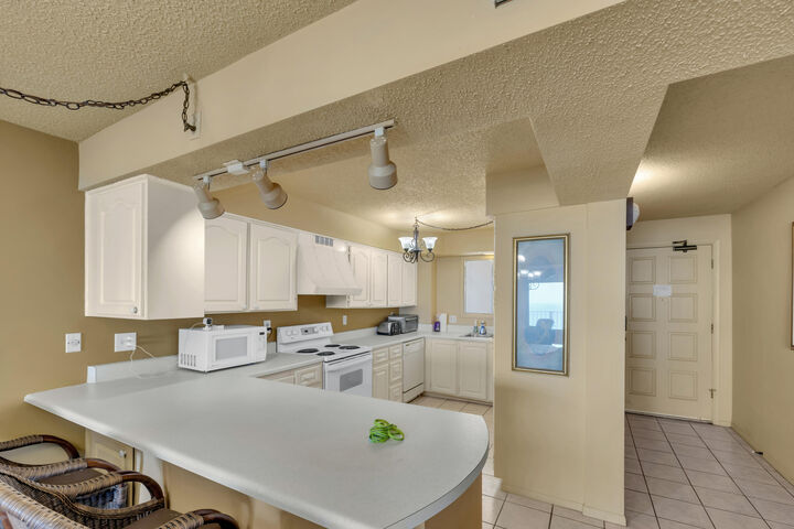 Property Photo:  5801 Thomas Drive Unit 1305  FL 32408 