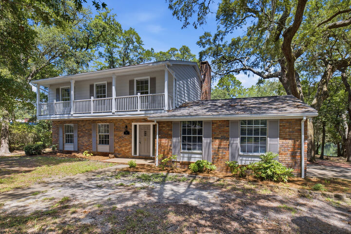 Property Photo:  20 NW Sherwood Road  FL 32547 
