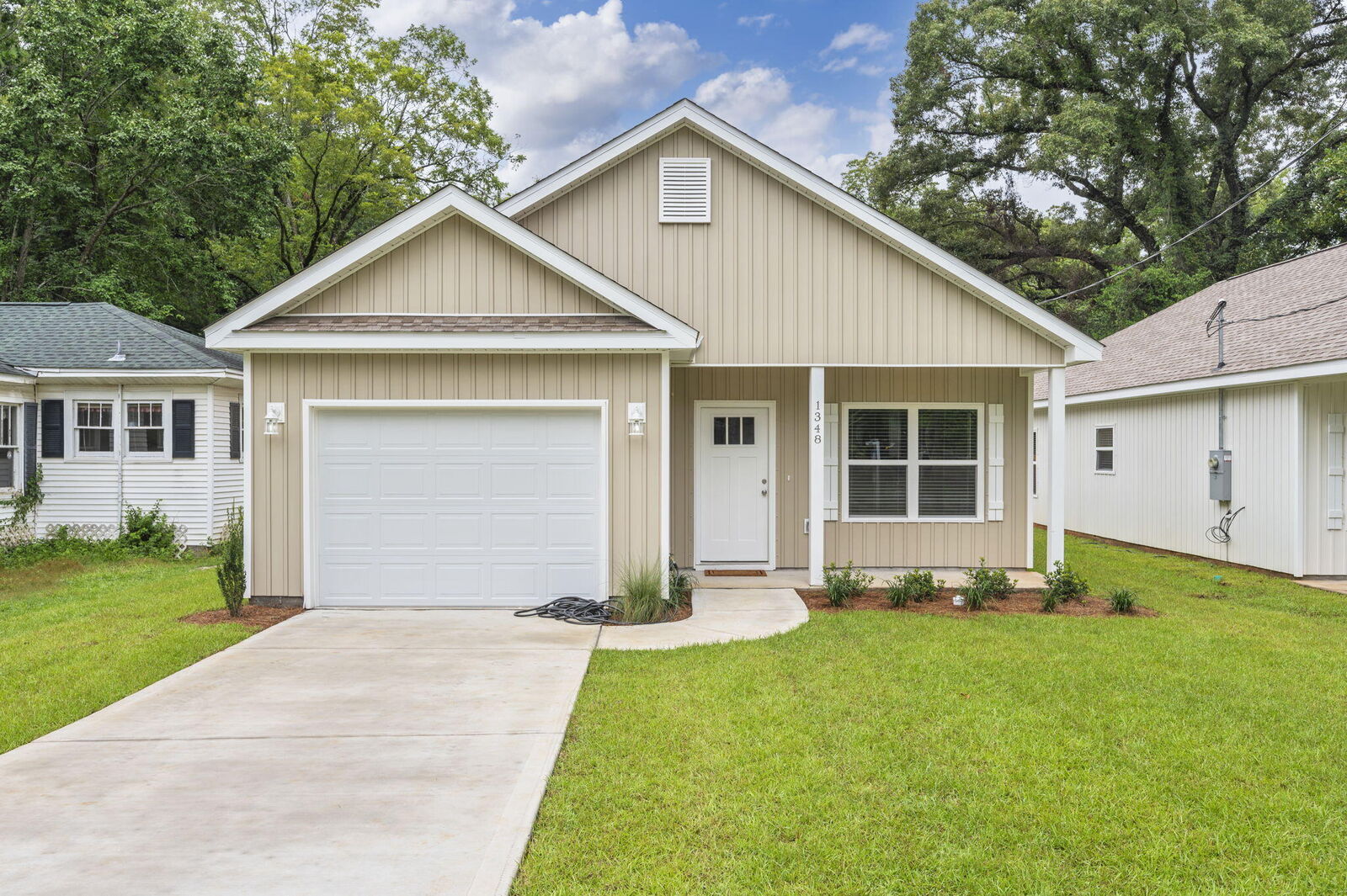 Property Photo:  607 Amos Street  FL 32539 