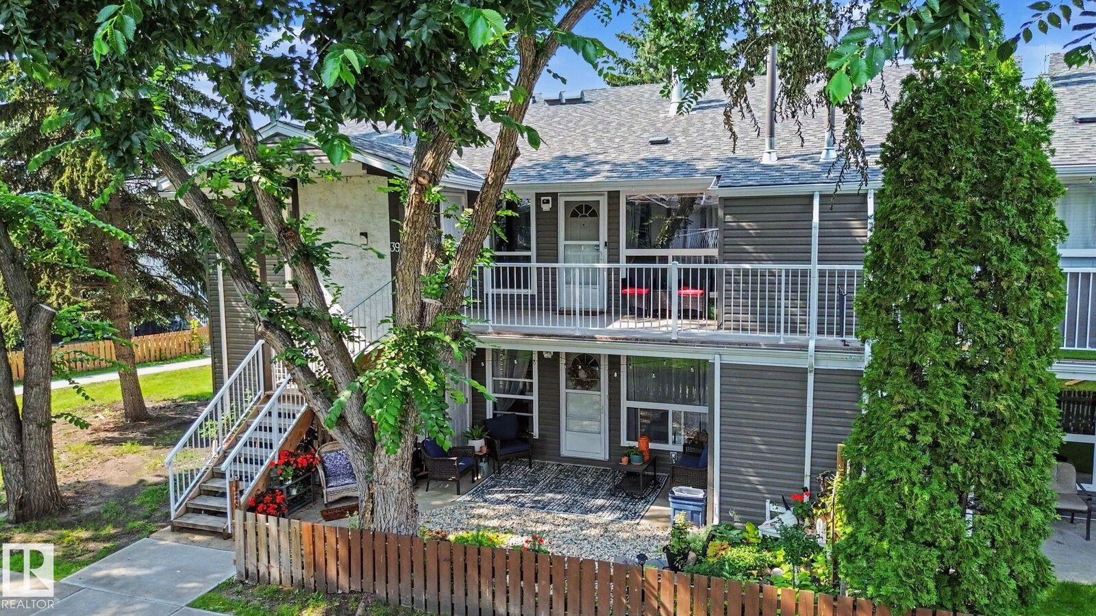 Property Photo: 3111 142 Avenue NW 39 AB T5Y 2H6