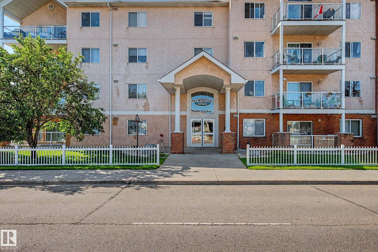 Property Photo: 8119 112 Avenue NW 203 AB T5B 0G1