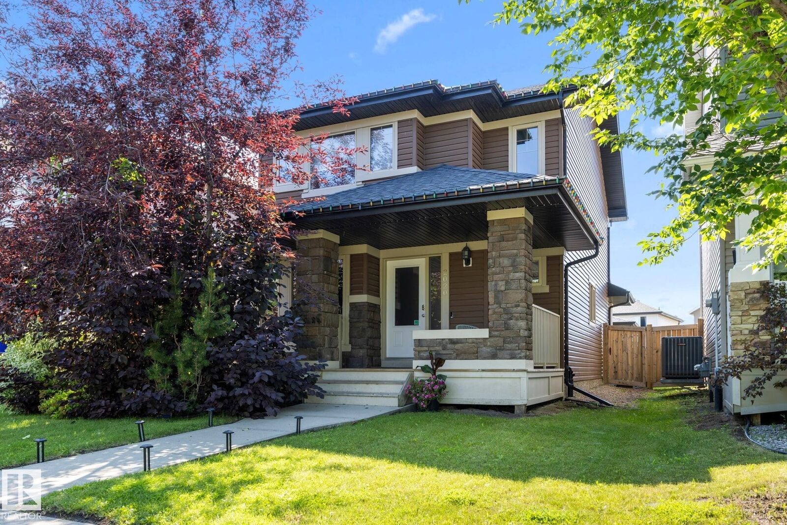 Property Photo:  2020 Glenridding Gate Gate SW  AB T6W 2H3 