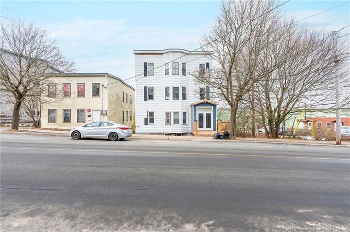 167 Adelaide Street — photo 1