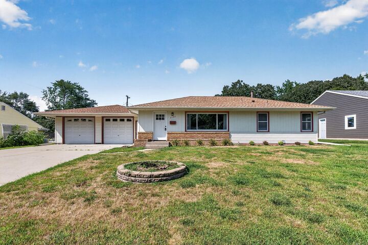 Property Photo:  2124 Dixon Drive  MN 55431 