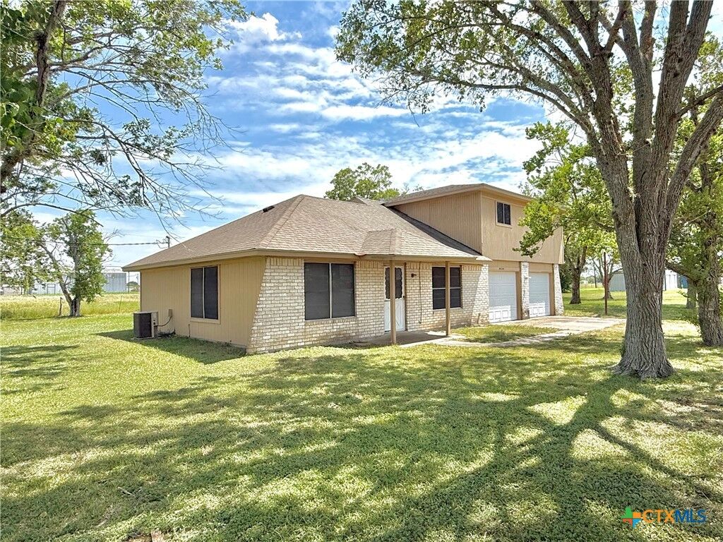 Property Photo: 49 Villafranca Road TX 77904