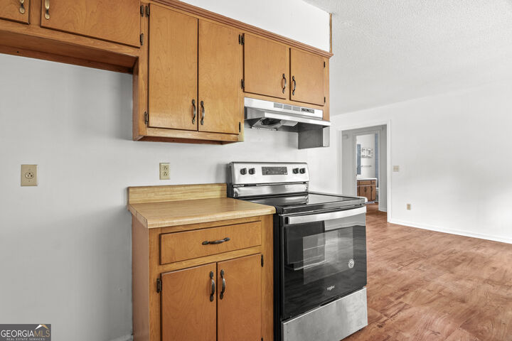 Property Photo: 85 Waters Avenue GA 31301