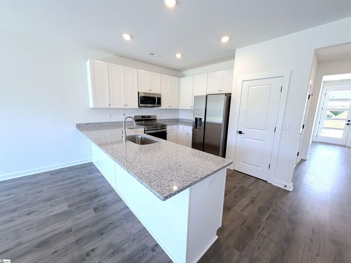 Property Photo: 1294 Westgate Village Drive SC 29301