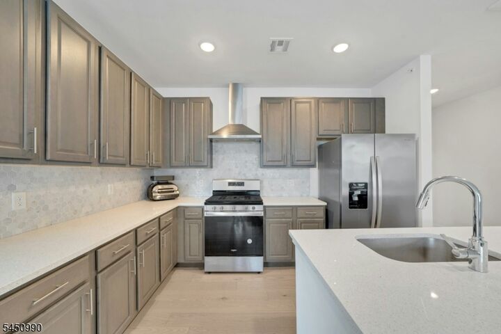 Property Photo: 644 Lorhan Dr 644 NJ 08854