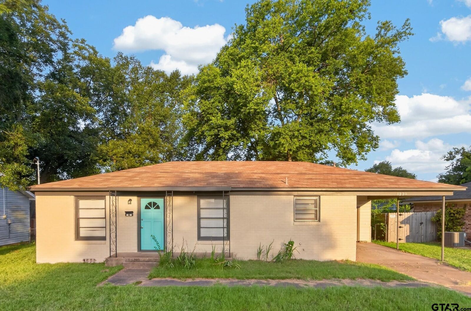 Property Photo: 1221 S Tipton TX 75701