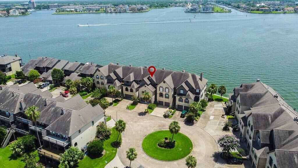 Property Photo:  2720 Lighthouse Drive  TX 77058 