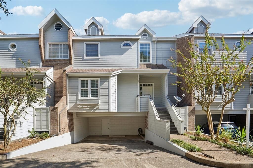 Property Photo: 1725 Enterprise Avenue TX 77573