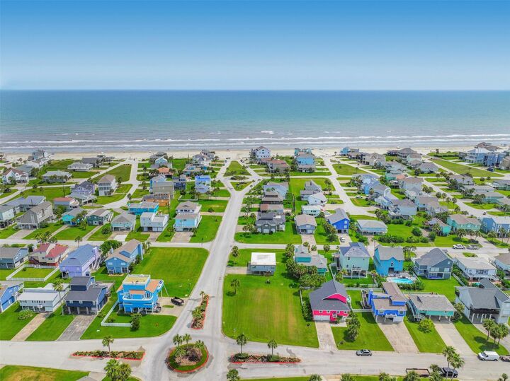 Property Photo: 13703 Pirates Beach Boulevard TX 77554
