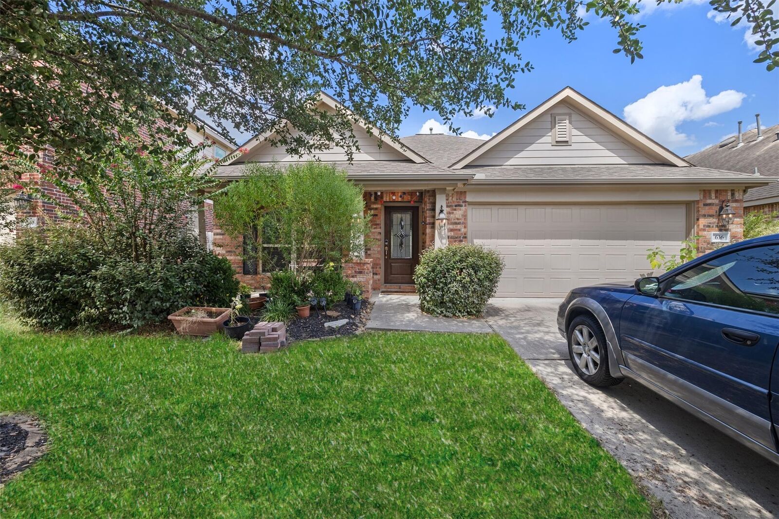Property Photo:  636 Maple Point Drive E  TX 77301 
