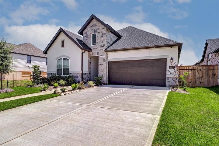 Property Photo: 1322 Village Falls TX 77459