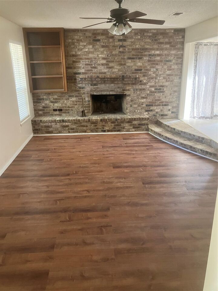Property Photo: 2525 B Robinson Way TX 77340