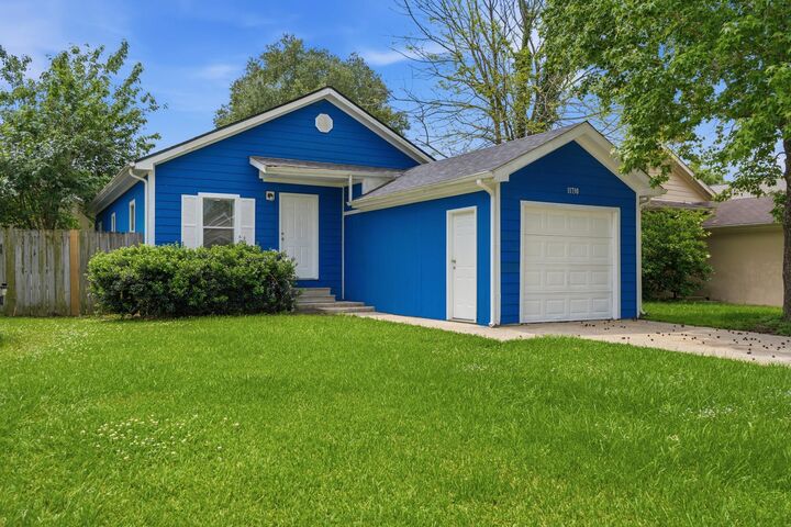 Property Photo: 11730 Greenglen Drive TX 77044