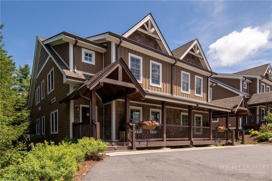 Property Photo: 375 Chestnut Drive 1 NC 28605
