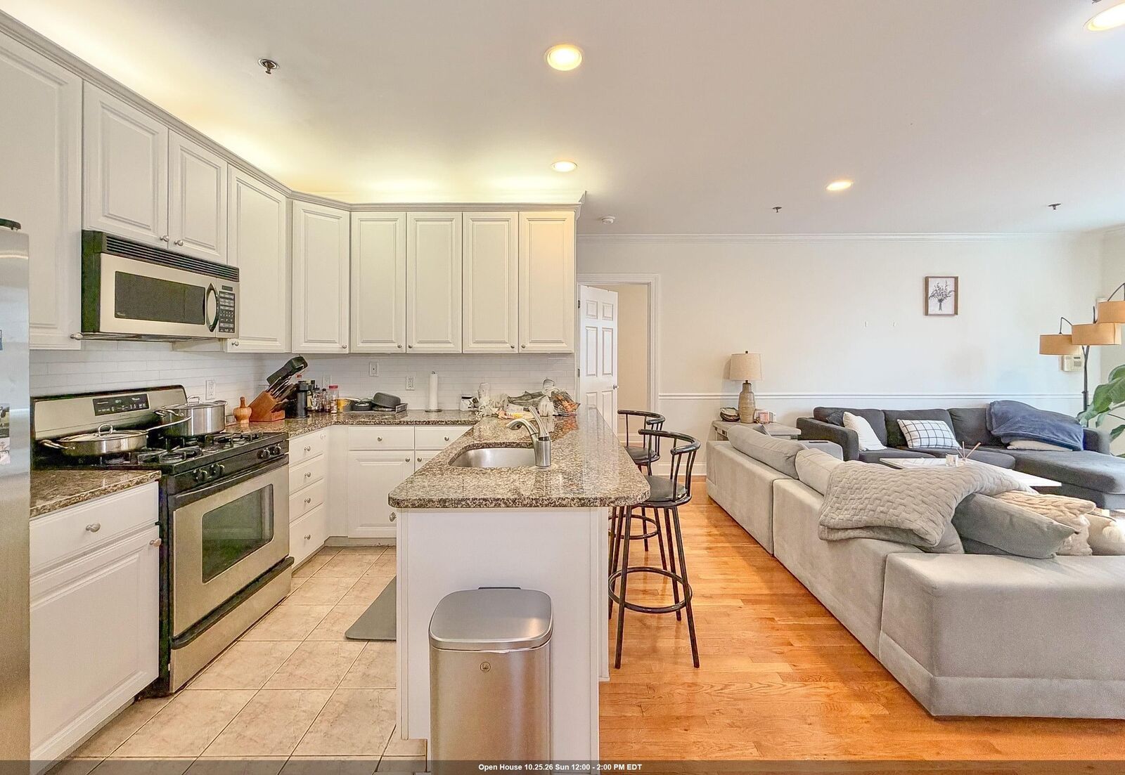 Property Photo:  82 Clinton St 2B  NJ 07030 