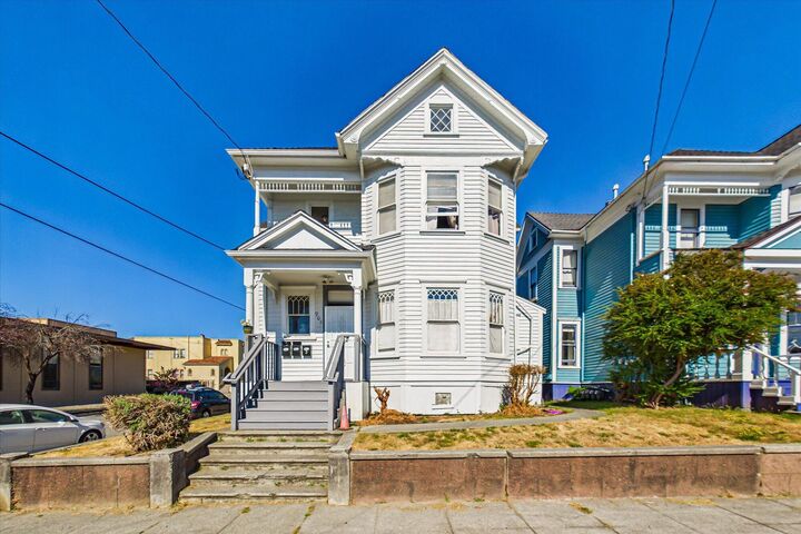 Property Photo:  905 F Street  CA 95501 