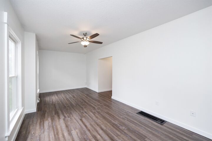 Property Photo: 1079 36th Street IA 50311
