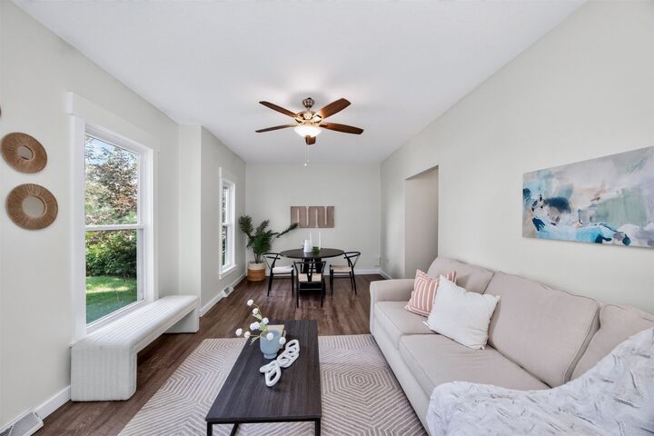 Property Photo:  1079 36th Street  IA 50311 