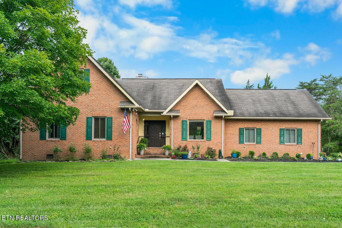 Property Photo: 219 Twinleaf Lane TN 37920
