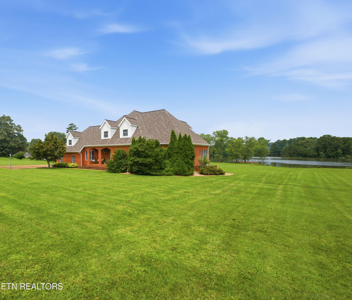 Property Photo: 662 River Rd TN 37763