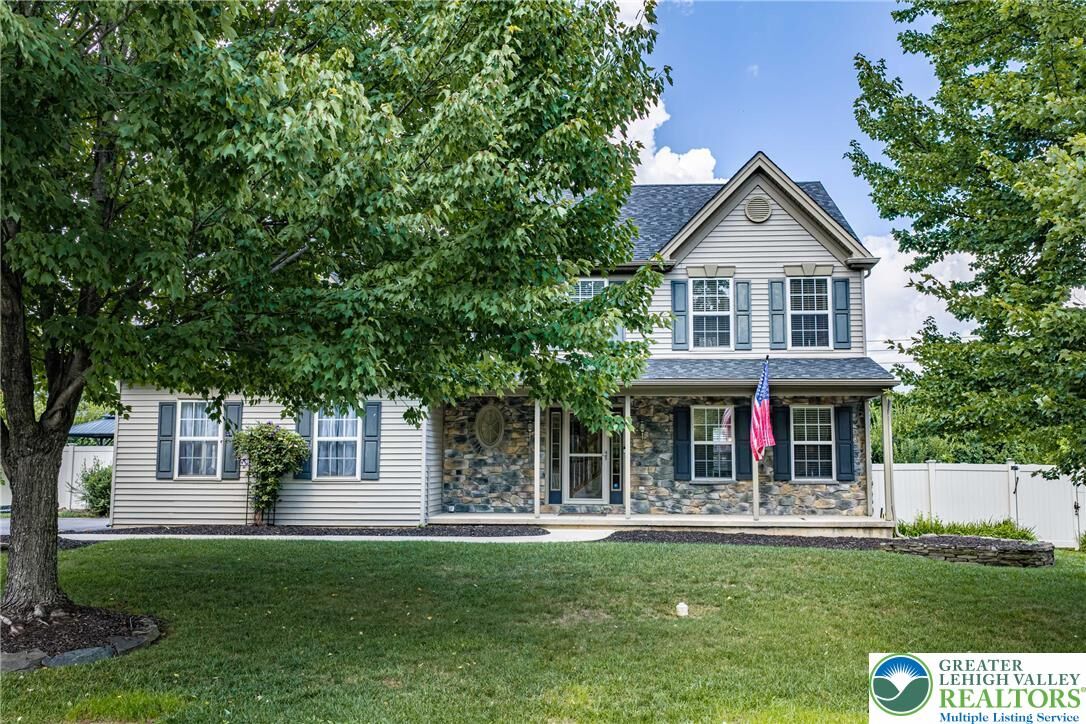 Property Photo:  4003 Redwood Drive  PA 18020 