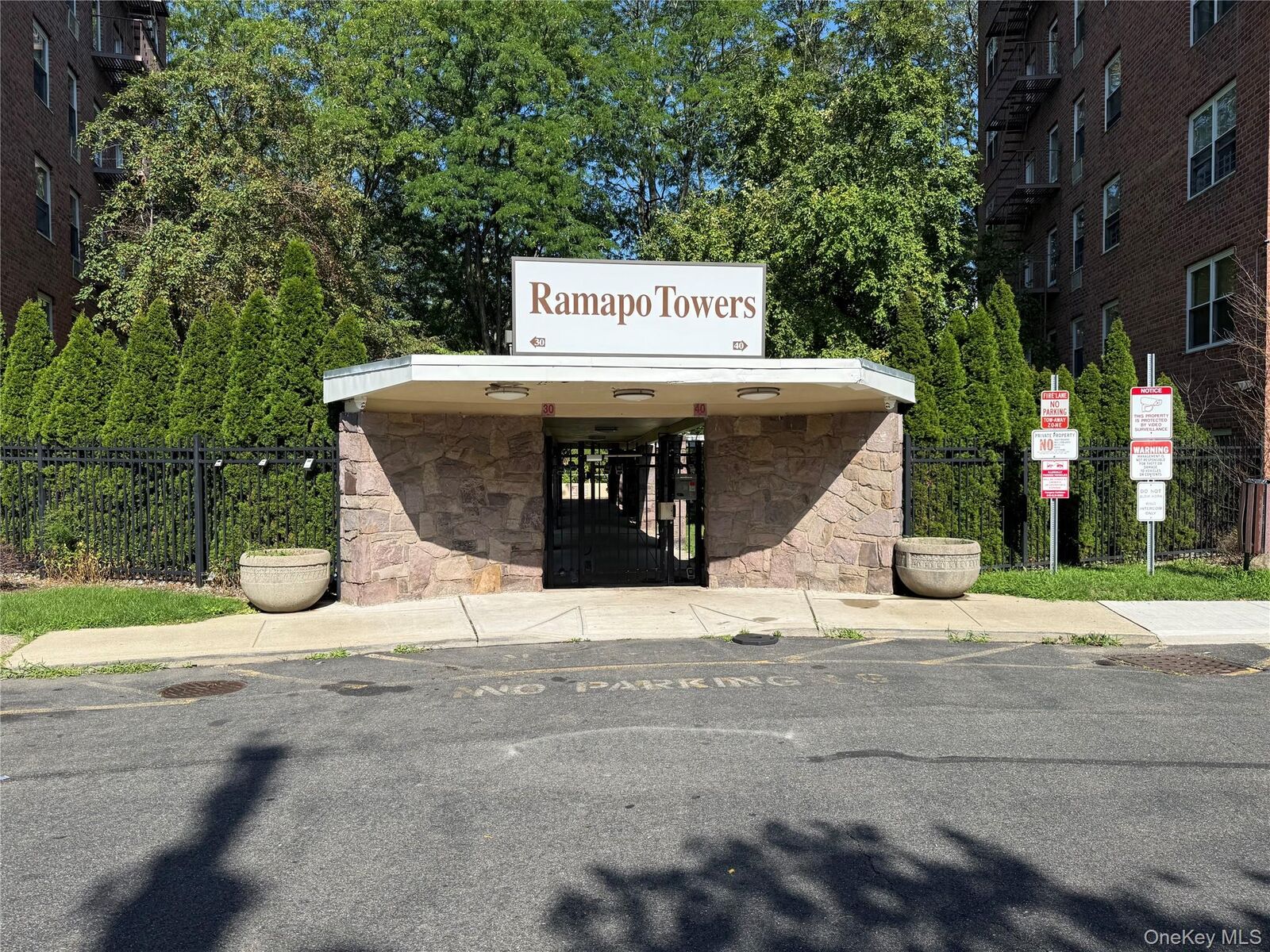 Property Photo:  30 South Cole Avenue 2E  NY 10977 