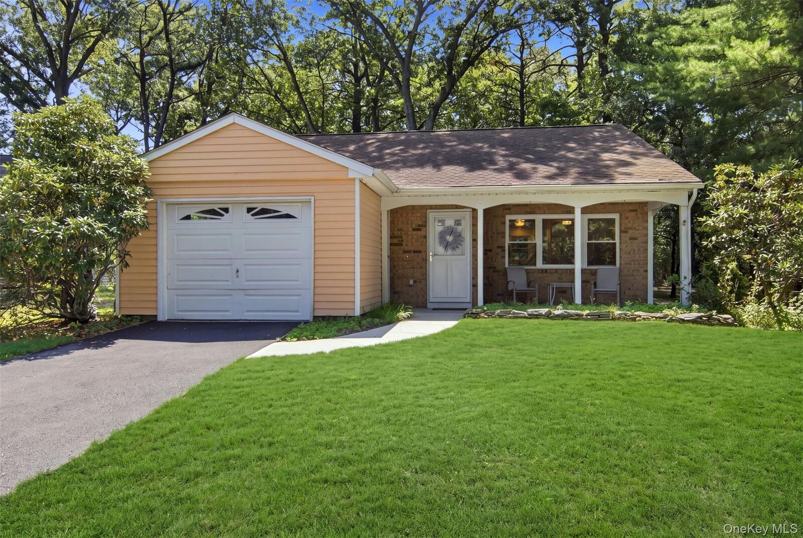Property Photo:  254 Edinburgh Drive  NY 11961 