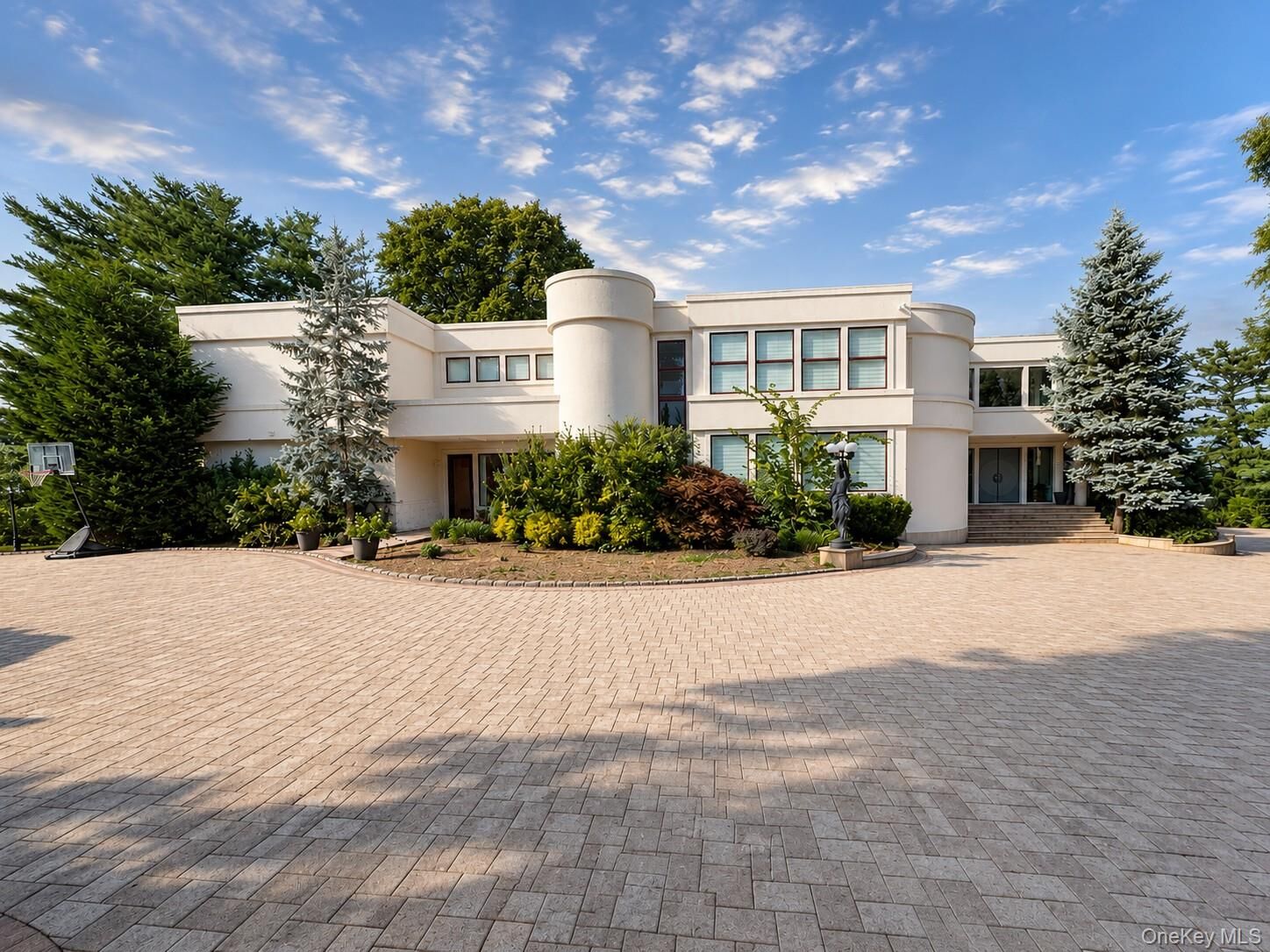 Property Photo:  9 Dock Lane  NY 11024 