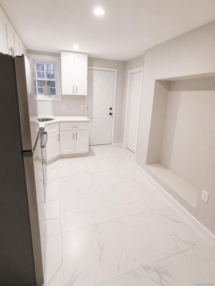 Property Photo:  2040 Washington Avenue  NY 10457 
