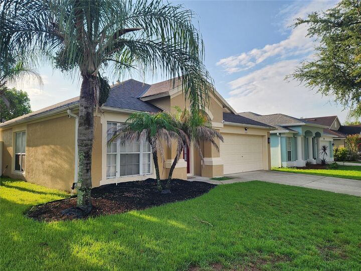 Property Photo: 5704 Grindstone Loop FL 33544
