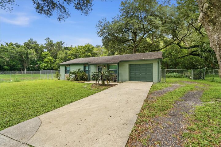 Property Photo:  2120 Tanglewood Drive  FL 32763 