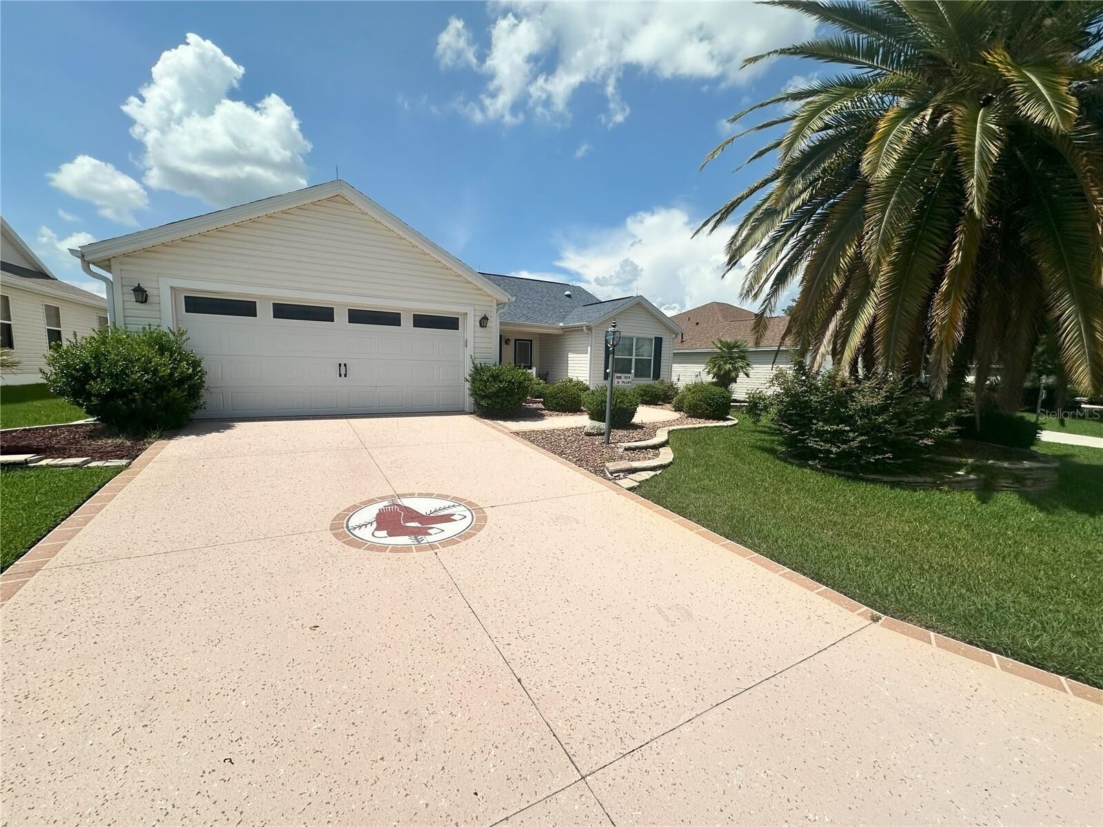 Property Photo:  1515 Baylor Place  FL 32162 