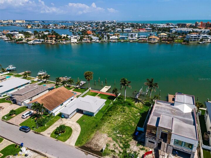 Property Photo: 17043 Dolphin Drive FL 33708